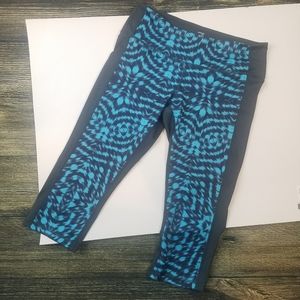 Z by Zella Capri Leggings, Size Medium.